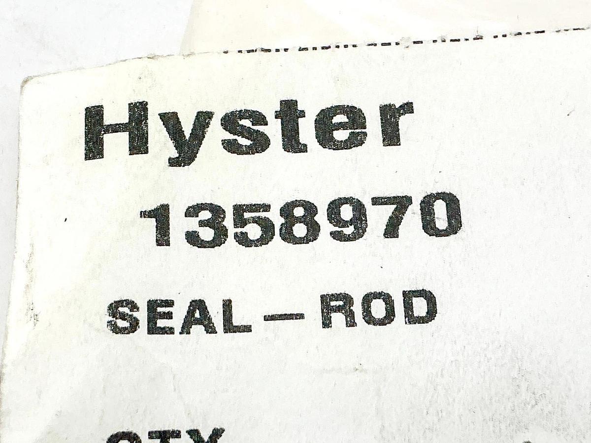 New Hyster 1358970 Rod Seal