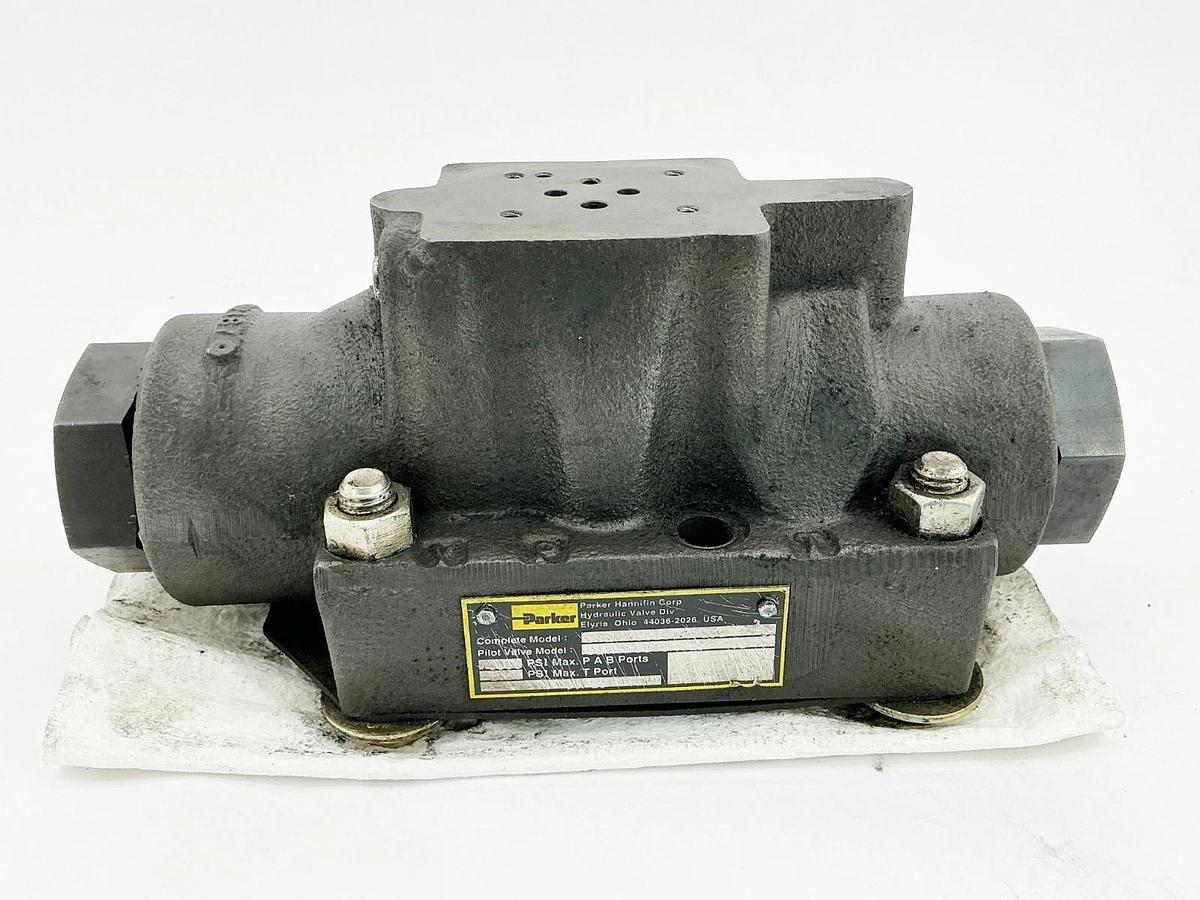 Used Parker D1VH004CNYG5 Hydraulic Pilot Valve 3000PSI 91