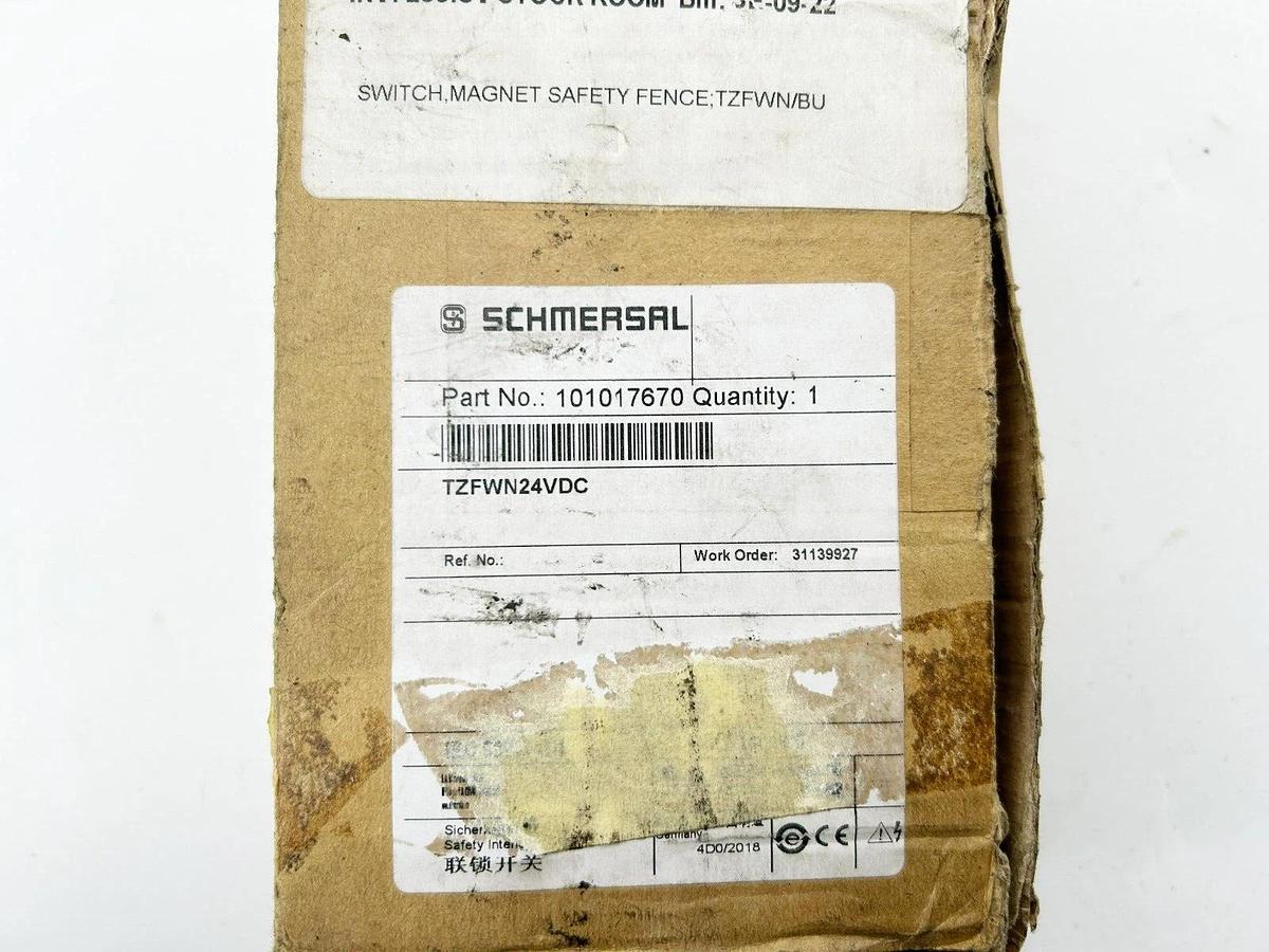 New Schmersal TZFWN24VDC Safety Switch, 250VAC, 8A, 101017679