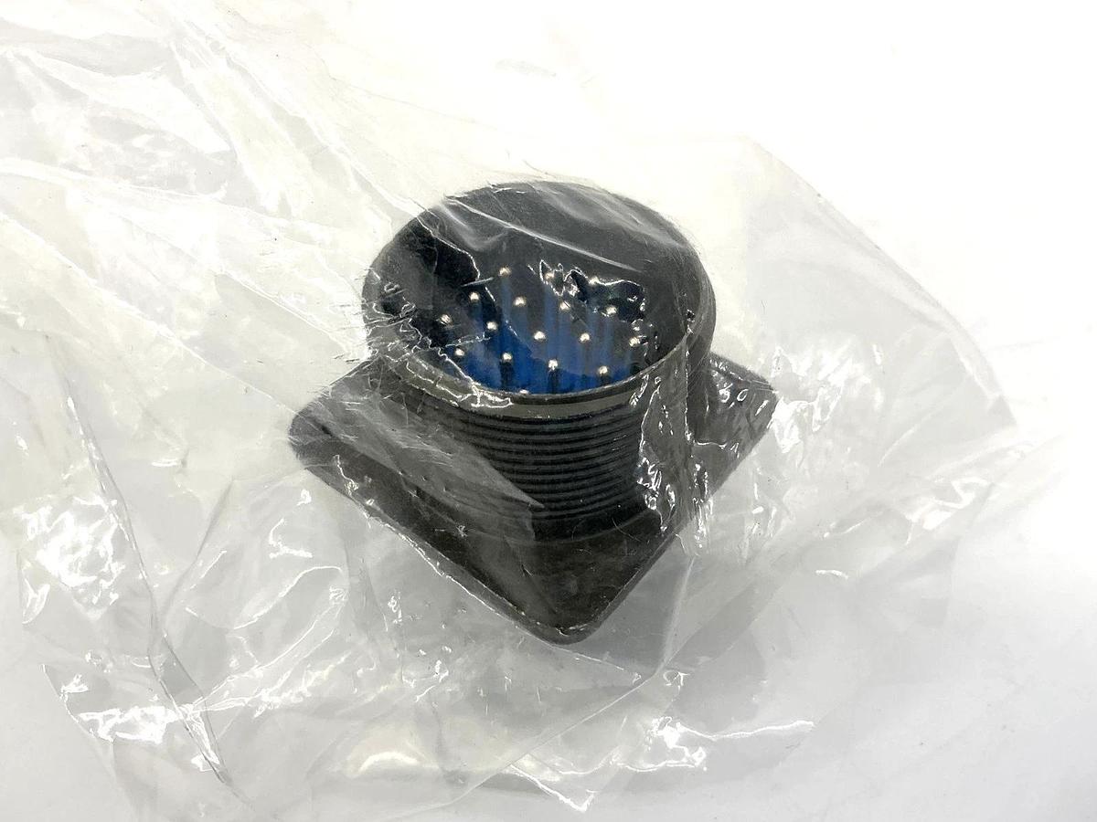 Lot of 2 New Amphenol-Aerospace 97-3102A-22-14P Connector Receptacle Male 19-Pin