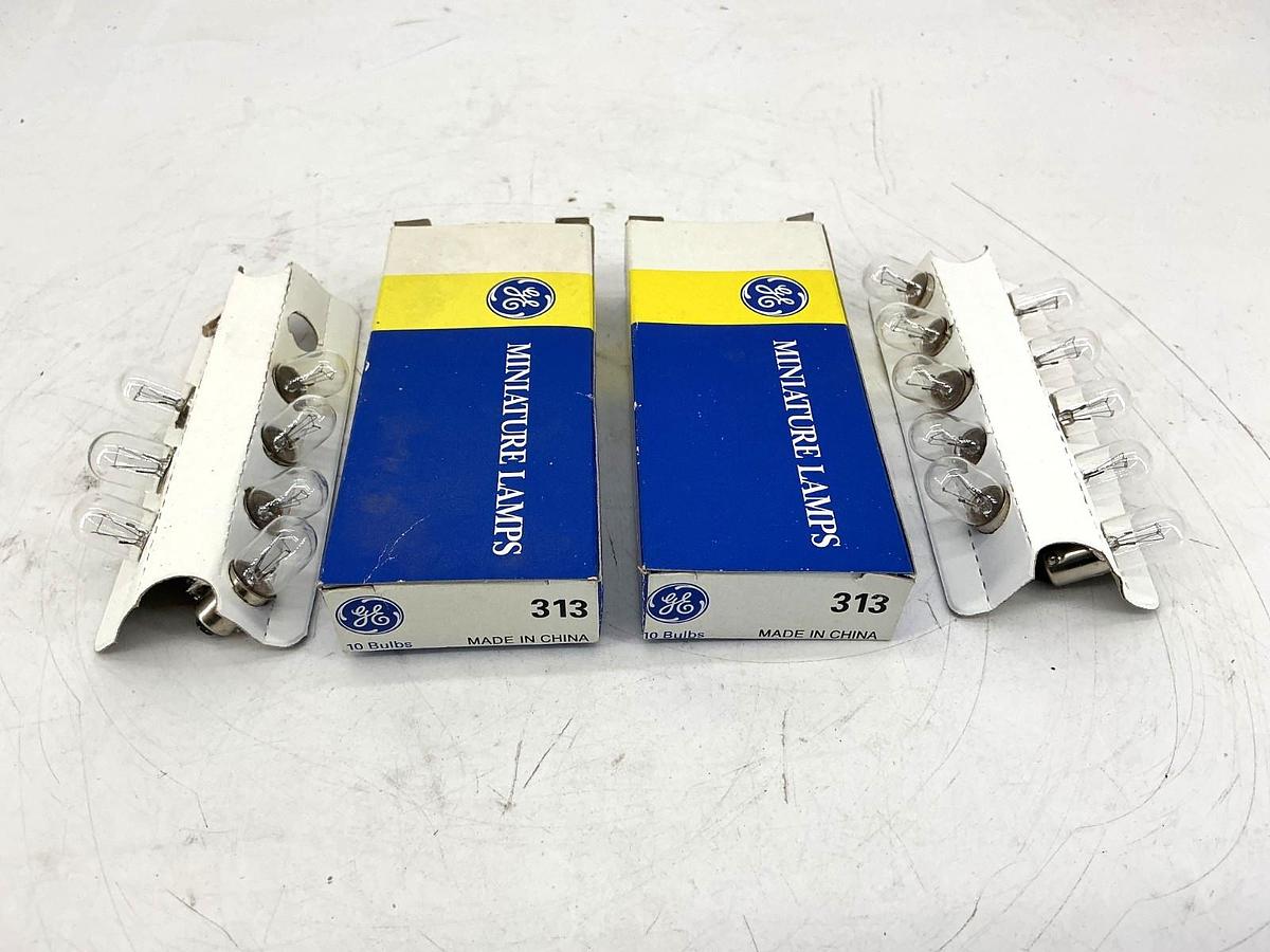 Lot of 17 New GE General Electric 313 Mini Lamp Bulb 5W 0.17A 28V