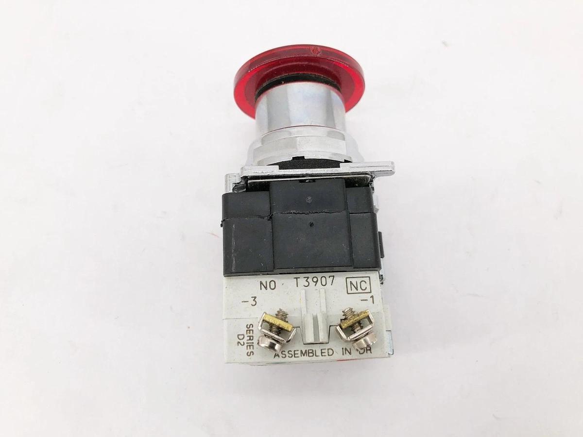 New Cutler-Hammer 10250T563C47-1 Red Illuminated Push-Pull Device 2-Pos