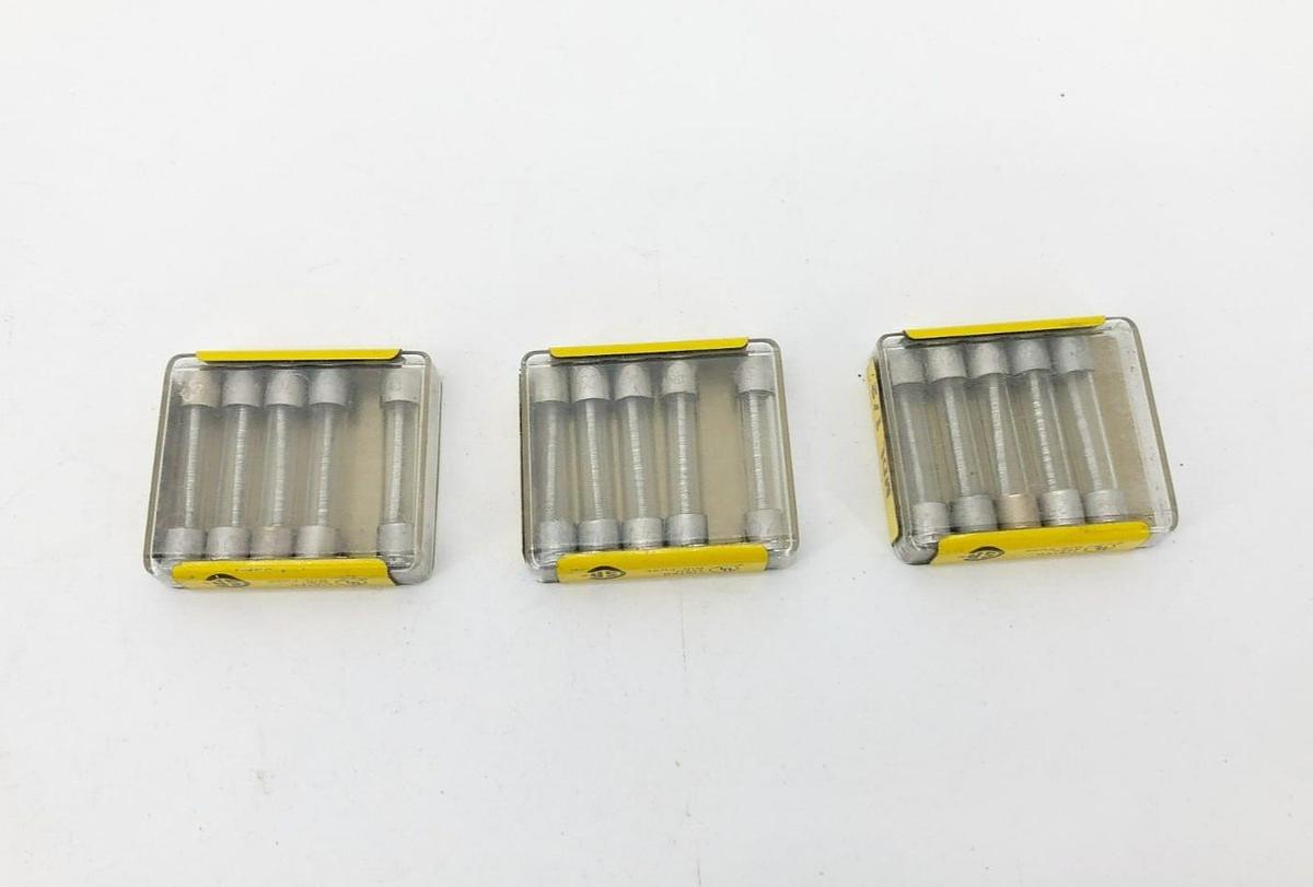 Lot of 15 New Bussmann MDL-1/2 Time Delay Fuses 1/2A 250VAC 1/4" X 1-1/4"