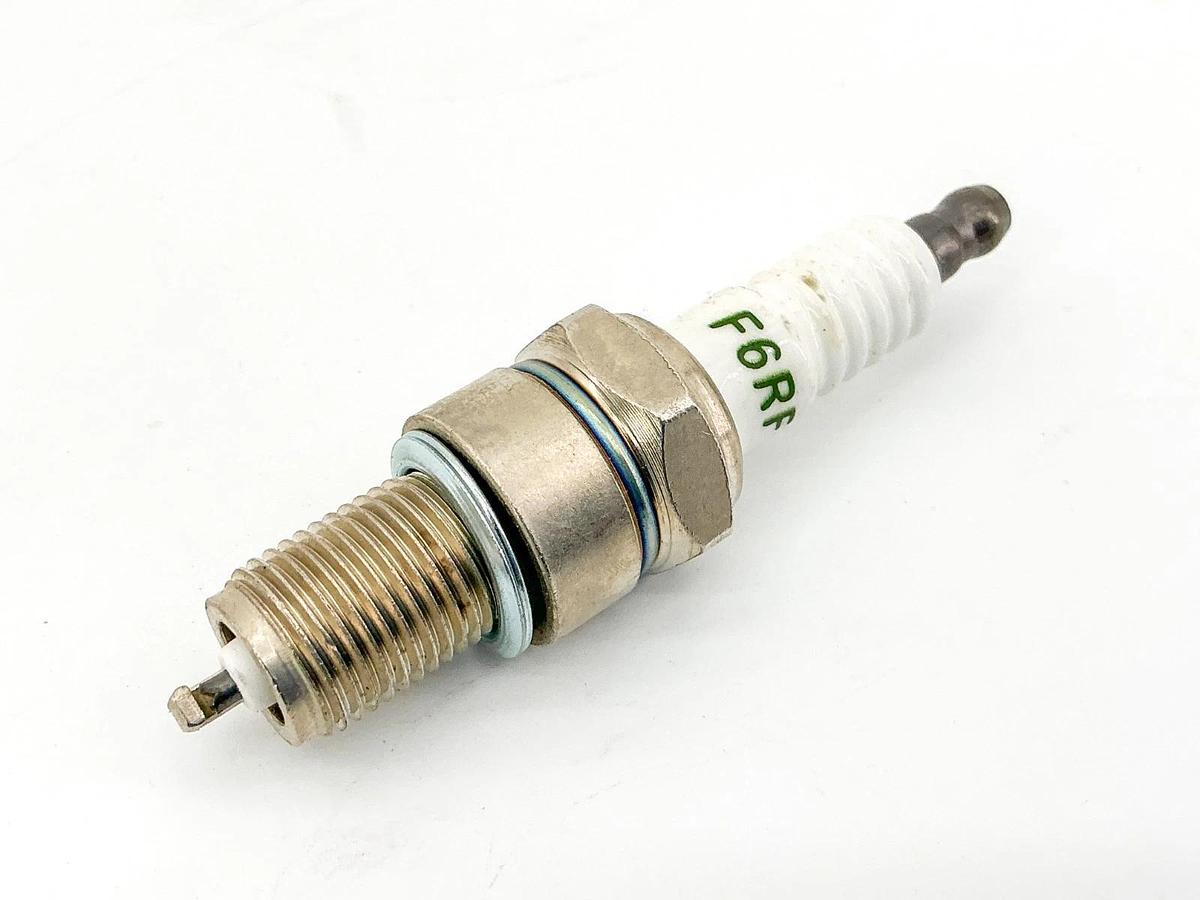 New Lot of 4 F6RF Spark Plugs