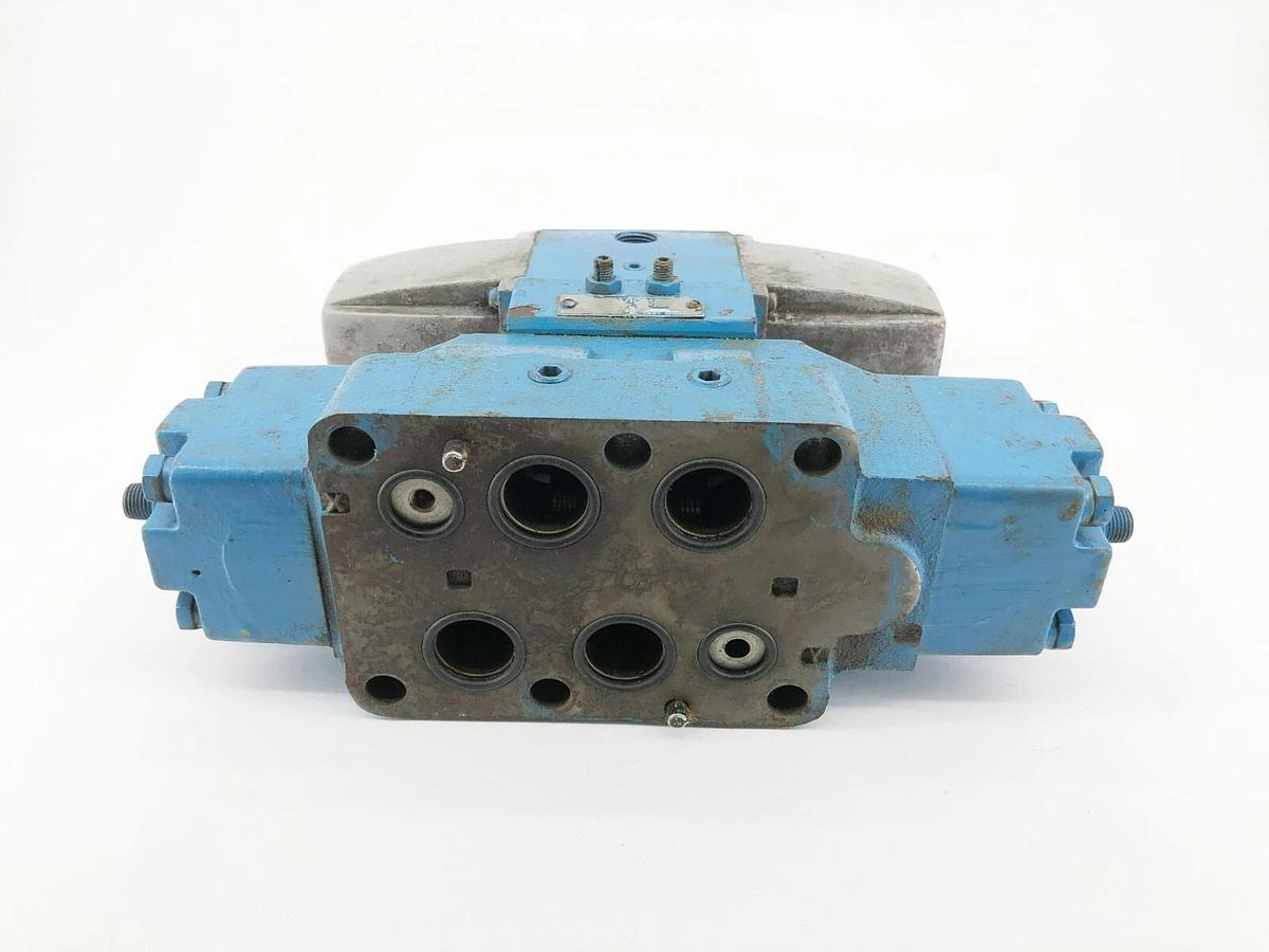 Used Sperry Vickers DG5S4-066C-51 Pilot Operated Directional Control Valve 115V