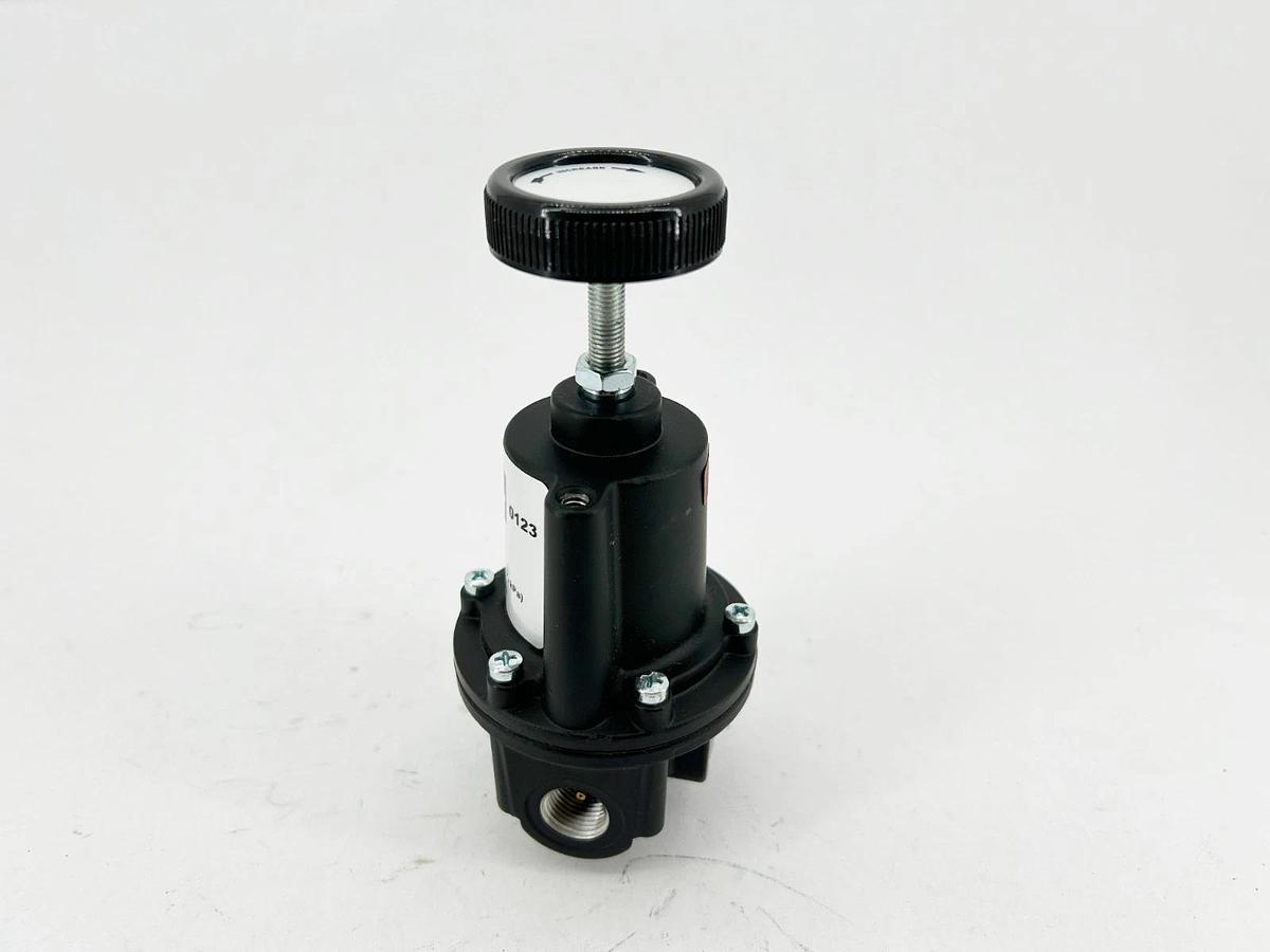 New Parker P3RA10233 Precision Regulator 3/8" NPT 500psi Max