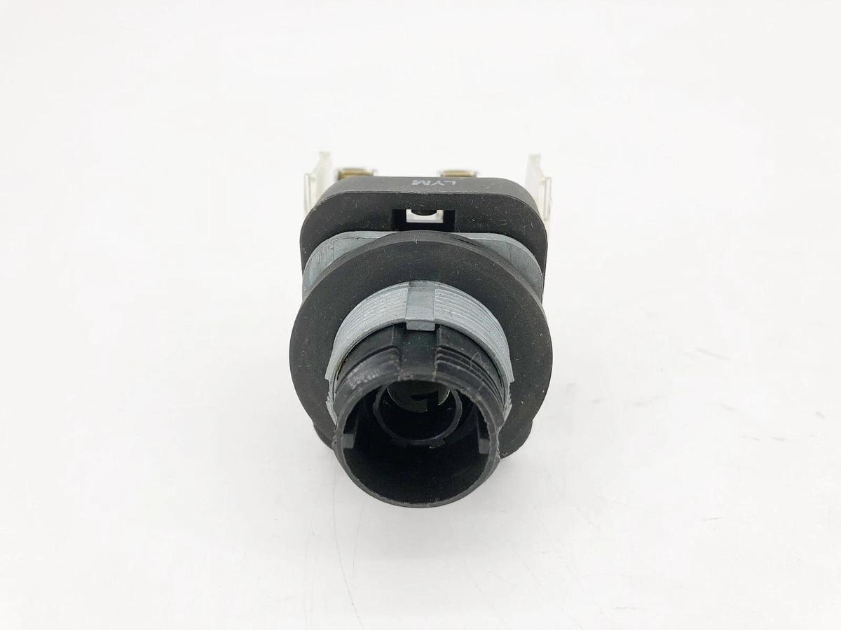 New Allen-Bradley 800T-QB10RD1 Illuminated Pushbutton 120V No Box No Lens/Bulb