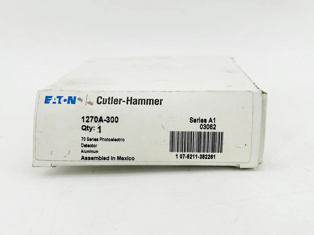 New Cutler Hammer 1270A-300 Photoelectric Sensor 9' Series 70