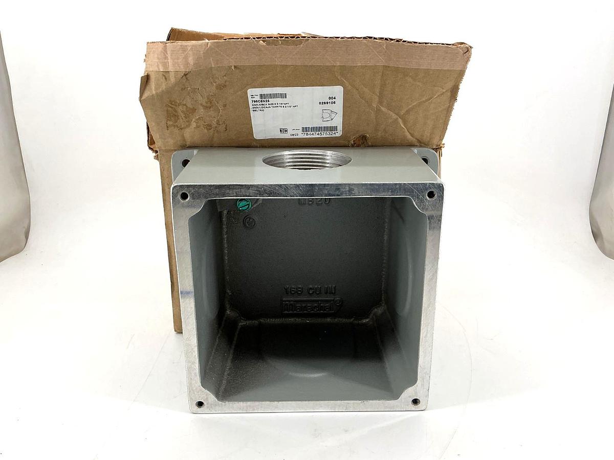 New Meltric 796C6N25 Junction Box 6-1/2" - Body Only (Missing Angle Adapter)