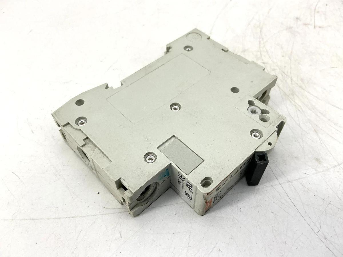 Used Merlin Gerin 17417 Miniature Circuit Breaker 1-Pole 30A 277VAC 50/60HZ