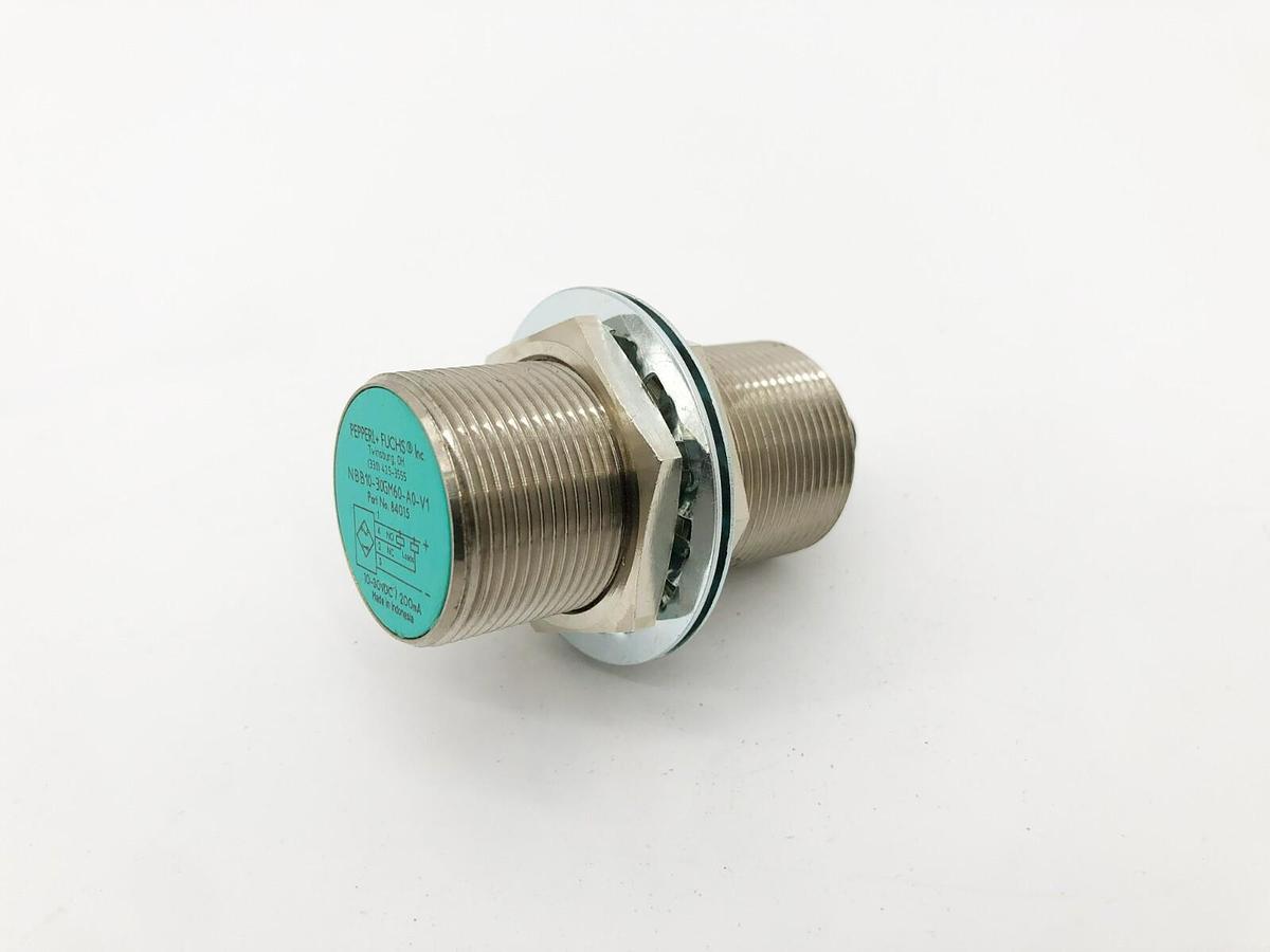 New Pepperl + Fuchs NBB10-30GM60-A0-V1 Inductive Sensor 10-30VDC 84015