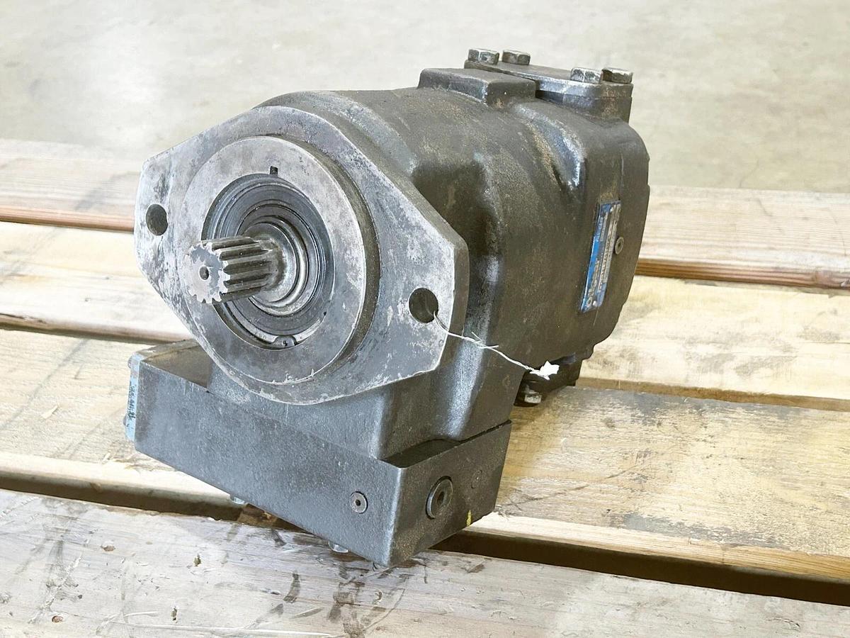 Used Oilgear PVWH-34-LSAS-CNNN Hydraulic Piston Pump