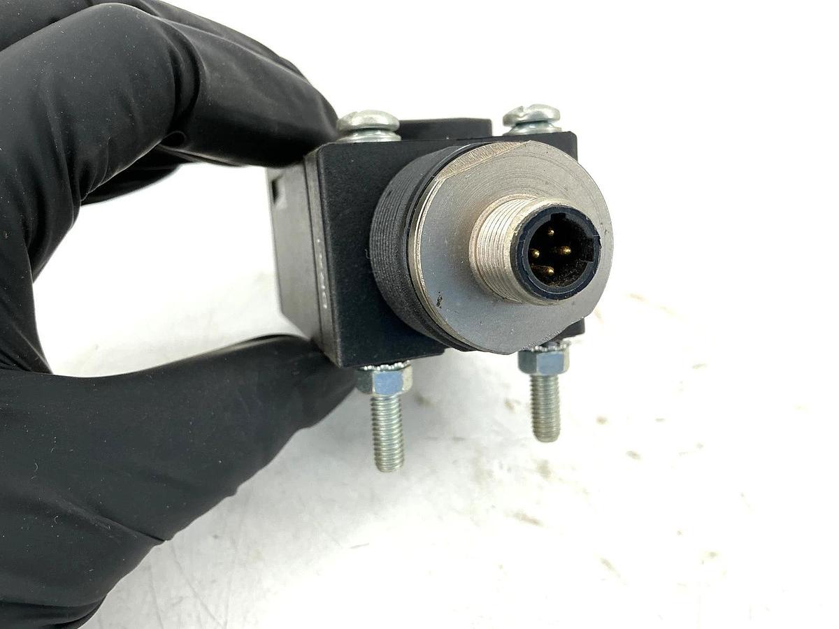 New Allen Bradley 42GRP-9043-QD1 Ser B Photoswitch Sensor 4-Pin 70-264V - No Box