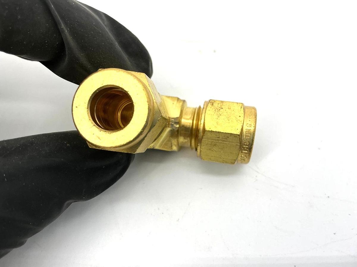 Bag of 8 New Swagelok B-8M0-9 Brass Tube Fitting Union Elbow 8mm Tube OD