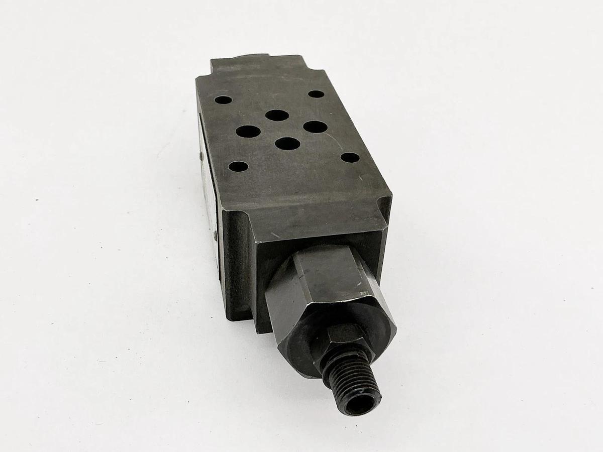 Used Nachi OCY-G01-B-Y-20 Modular Check Valve