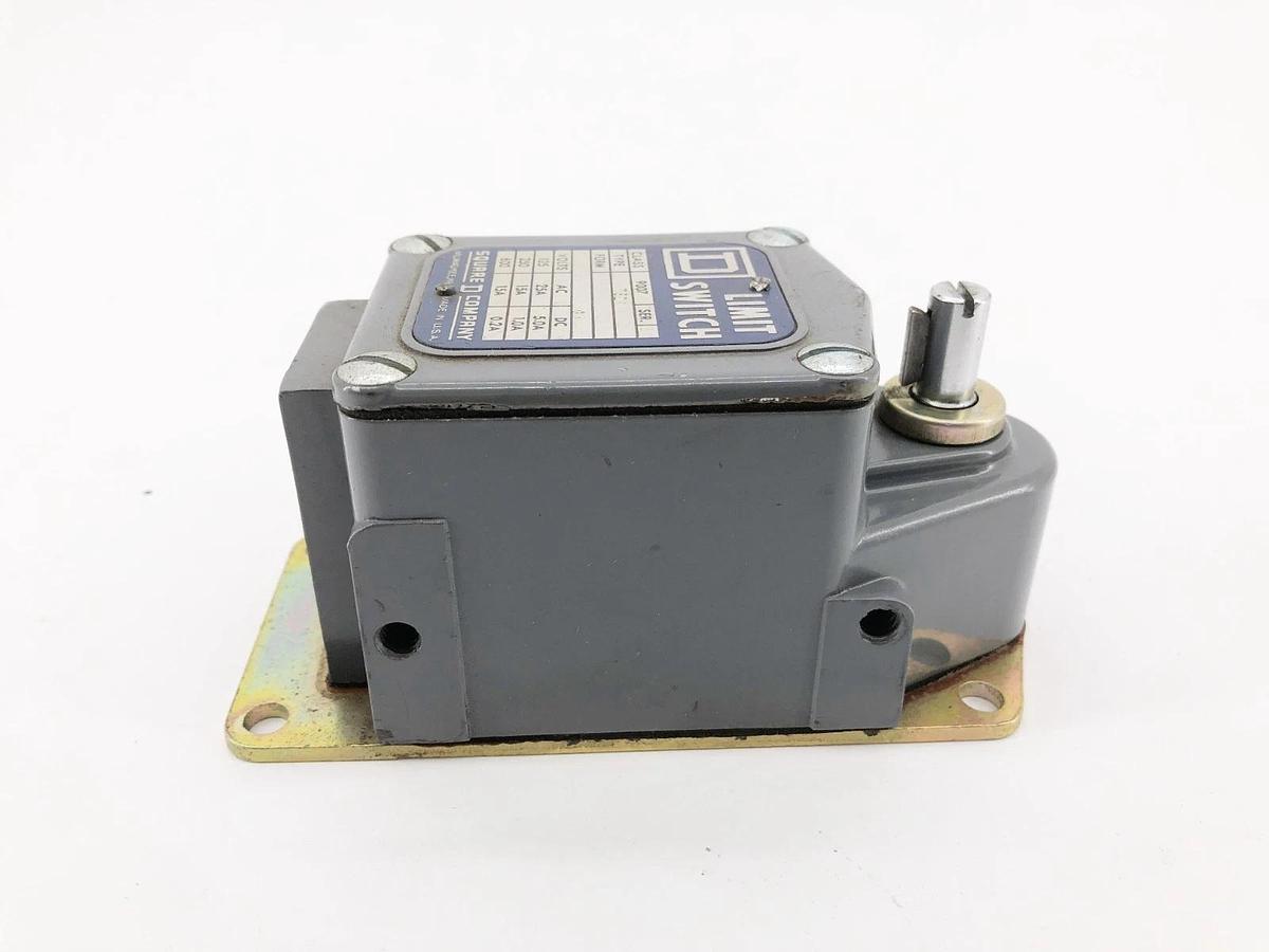 New Square D 9007TSD1 Rotary Lever Limit Switch 600VAC Ser. A - No Box