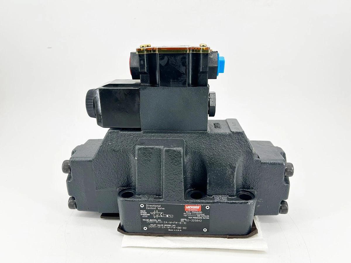New Vickers DG5V-8-H-2A-M-FW-B-10 Directional Control Valve 02-325842 - No Box