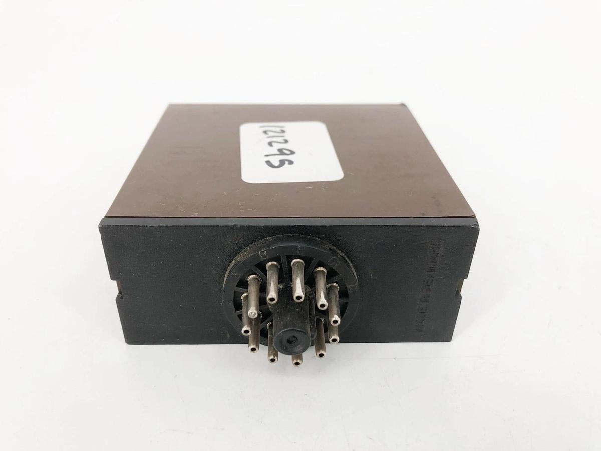 Used Hoyer 5775.9000 Voltage to Frequency Converter 0-24VDC 11-Pin