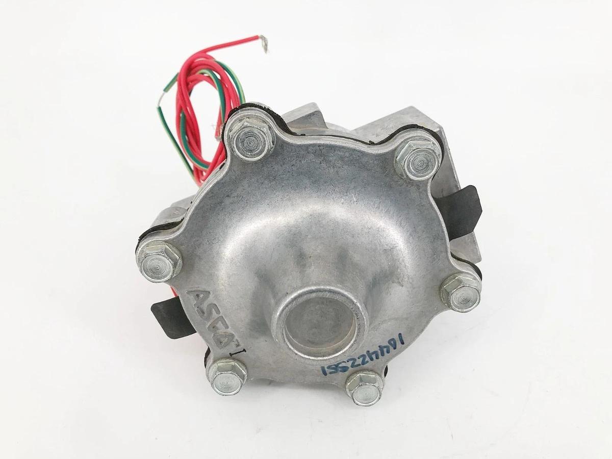New Asco 8215C063 Solenoid Valve 110/120V 15.4W 25psi - No Box