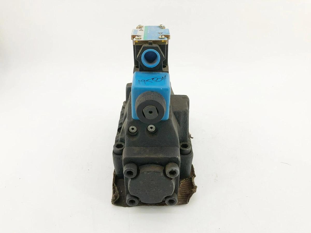 Used Vickers DG5S-8-2A-M-FW-B5-30 Solenoid Valve w/ DG4V-3S-2A-M-FW-B5-60