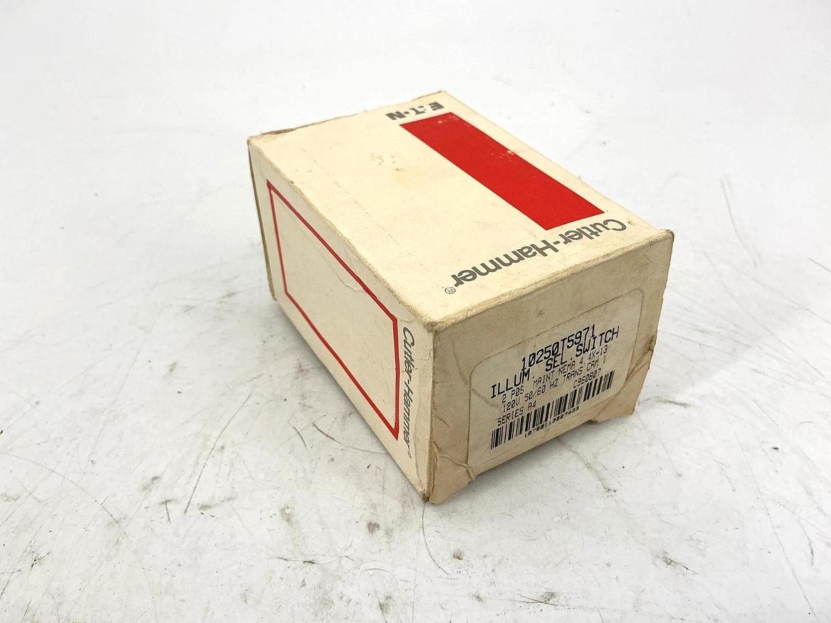 New Eaton Cutler-Hammer 10250T5971 Ser A4 Illum. Selector Switch 2P Maint 120V