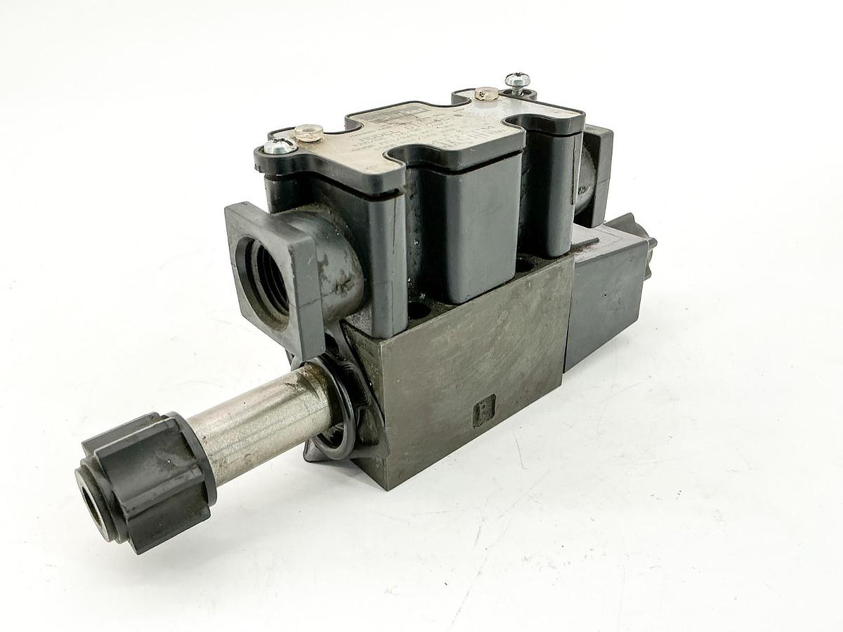 Used Parker D1VW4CY Solenoid Valve 5000PSI 110/120V - Missing Coil
