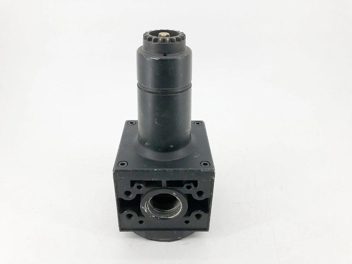Used Parker P3NRA98BNJ Regulator 1" NPT 250psi