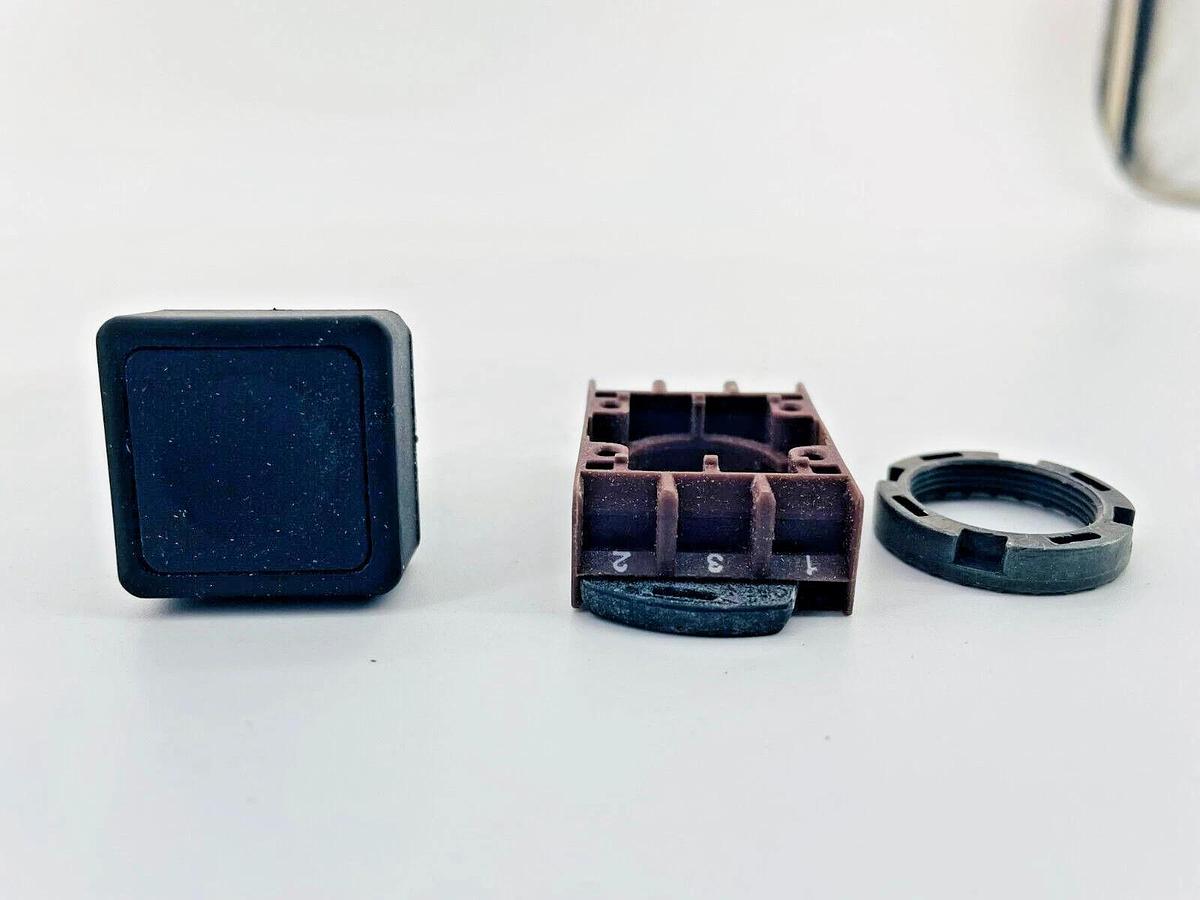 New GE P9SPNNG Pushbutton Square Black 22.5mm