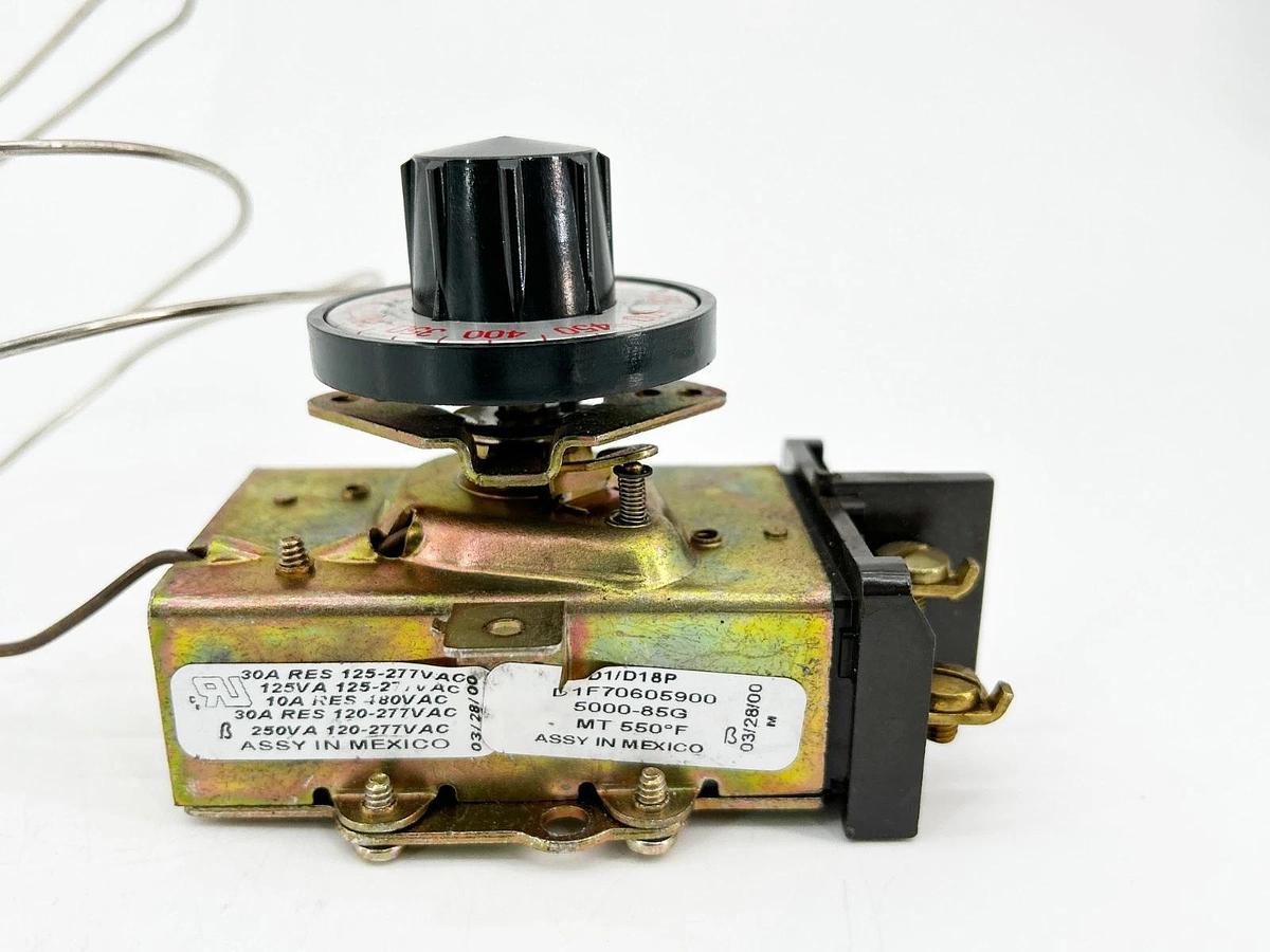 Used Robertshaw D1F70605900 Thermostat Control 100-550F Capillary 60"