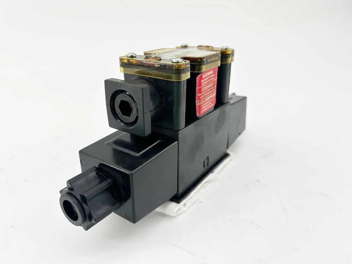 New Parker D1VHW030DNYCF5-82 Solenoid Valve 5000PSI 110/120V 0.50A - No Box