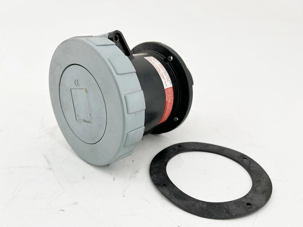 New Leviton 460R5W 4 Wire Industrial Grade Receptacle 600V 60A 3PH - No Box
