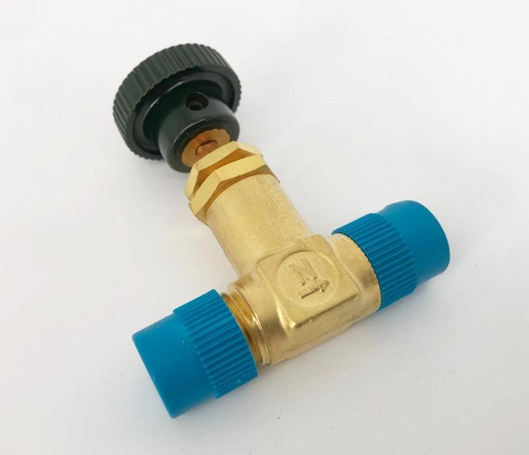New Swagelok B-4JN2 Brass Screwed-Bonnet Needle Valve 1/4" MNPT