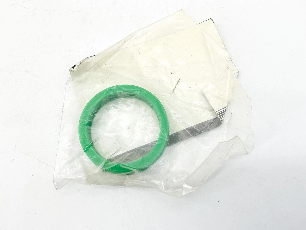 New Hyster 1358970 Rod Seal