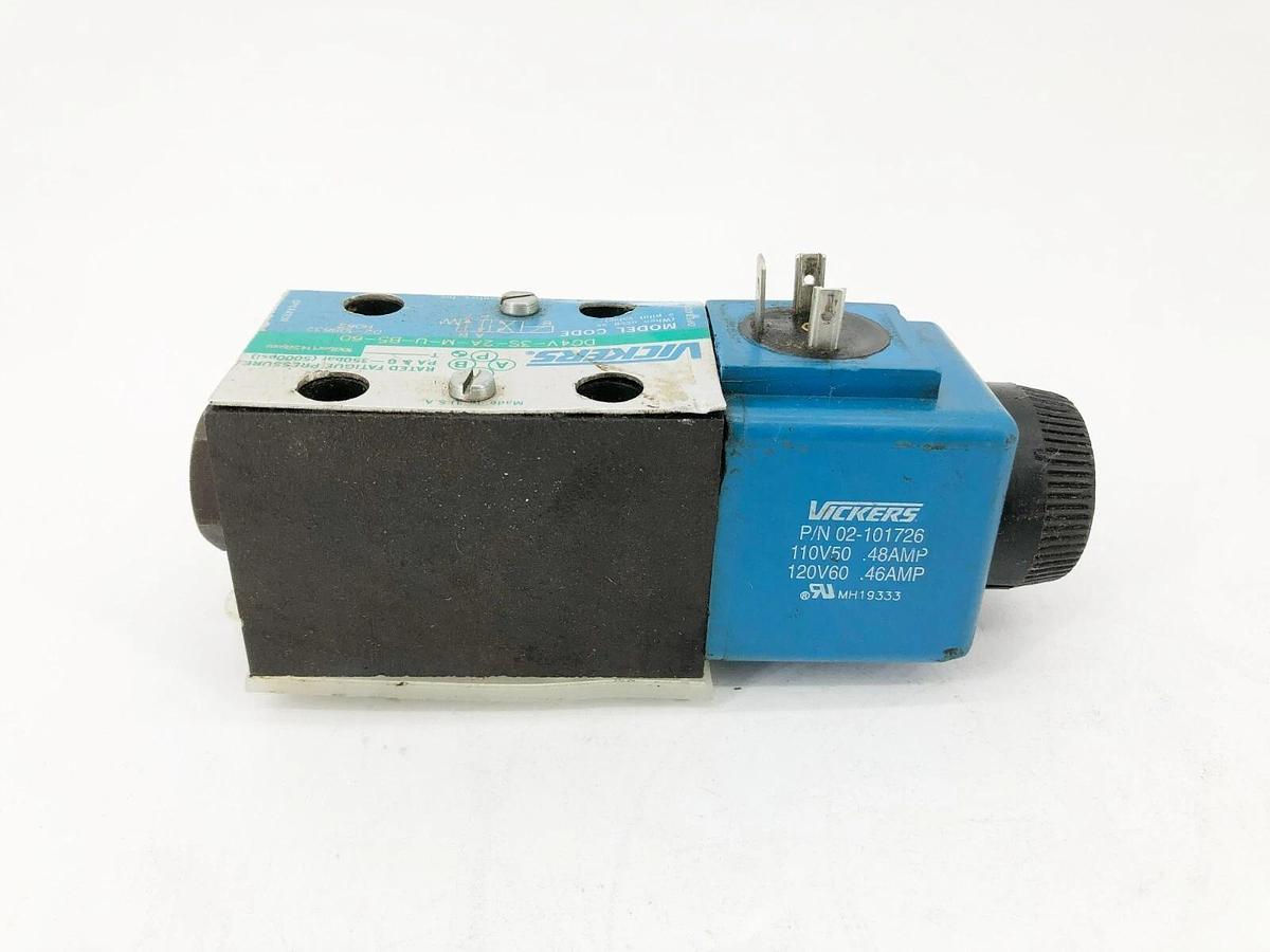 Used Vickers DG4V-3S-2A-M-U-B5-60 Directional Control Valve 120V 1450psi 02-109632
