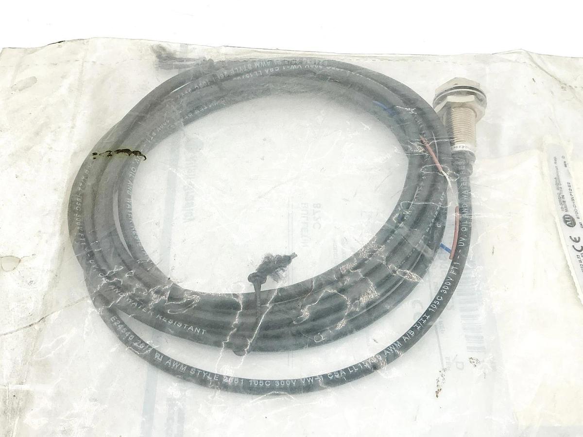 New Allen Bradley 872C-DH3NP12-E2 Inductive Proximity Sensor 30V Sens 3mm Ser.D
