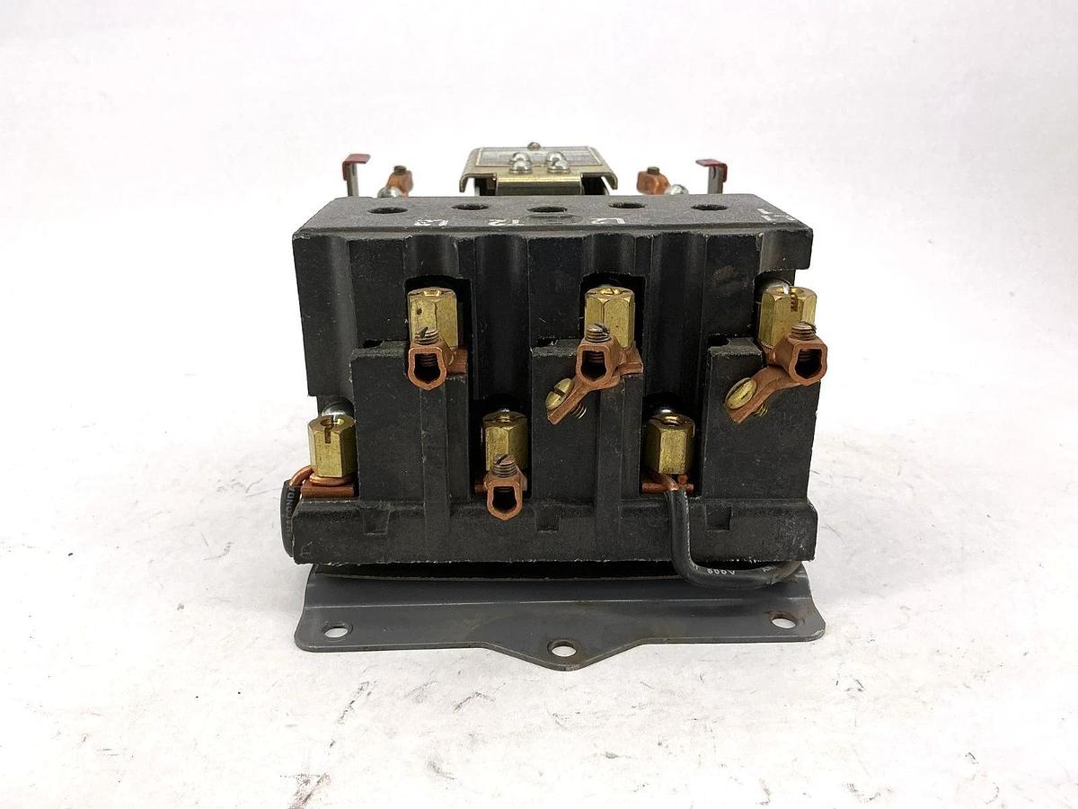 Used Square D 8536DA01V02 Ser A1 Motor Starter Nema Size 2 110/120V Coil 8536DAG1V02