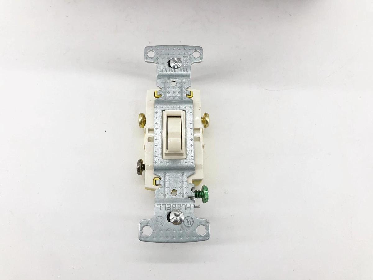 Box of 10 New Hubbell RS315LA Toggle Switches 3-Way 15A 120V GRD