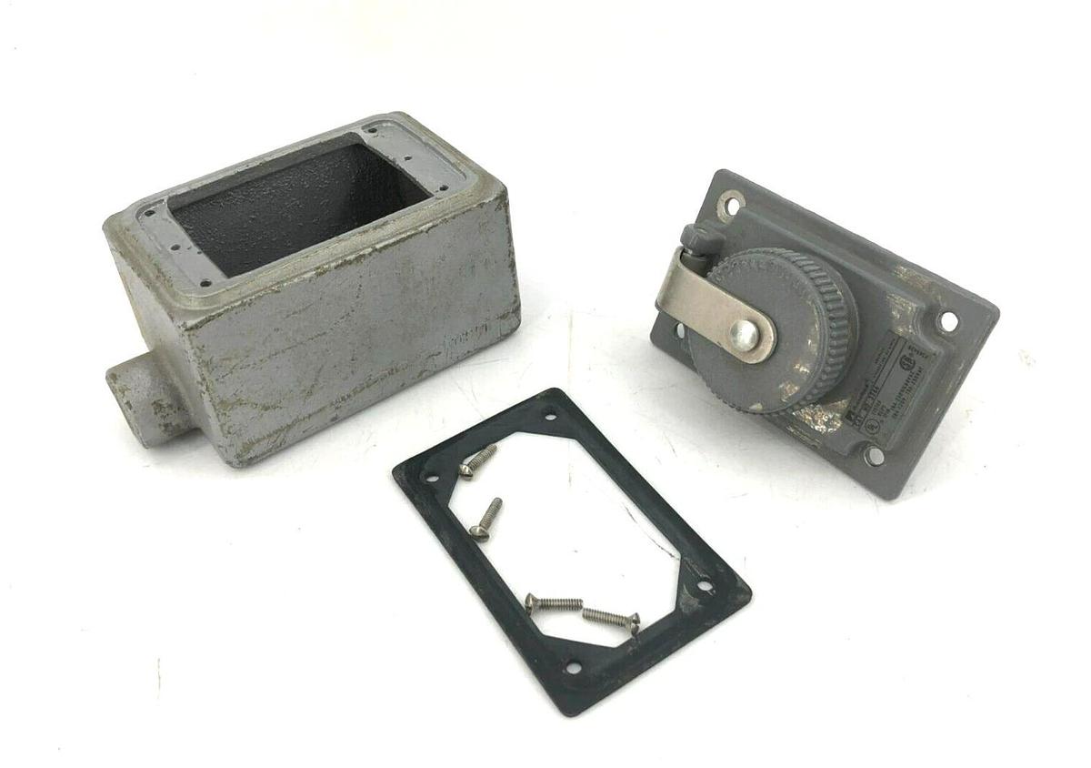 Used Russellstoll 3744 Receptacle With Appleton FD Unilet 1/2" 20A-125V 15A-250VAC