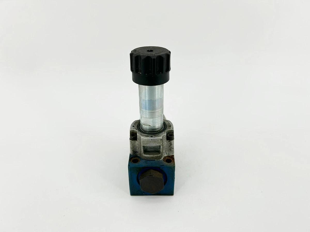 Used Rexroth R900566289 Directional Poppet Valve, 24VDC, M-3SEW6U36/630MG24N9K4