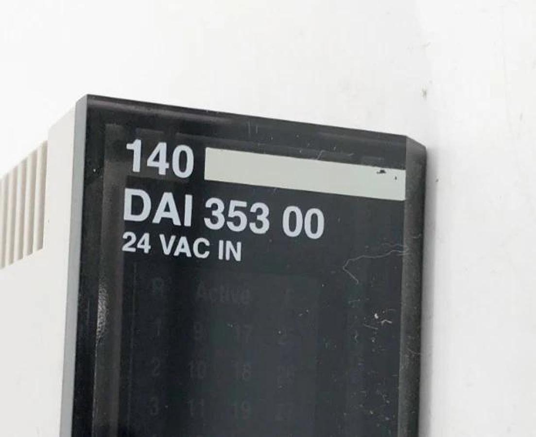 Used Schneider Automation 140DAI35300 TSX Quantum Discrete Input Module AC IN 24V 4X8