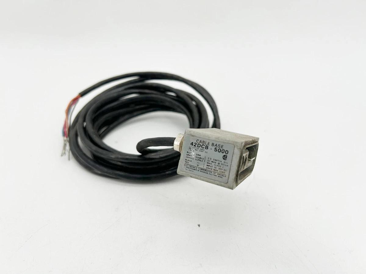 Used Allen Bradley 42DCB-5000 Photoelectric Power Base 10/30VDC 2 Meter Cable 35MA