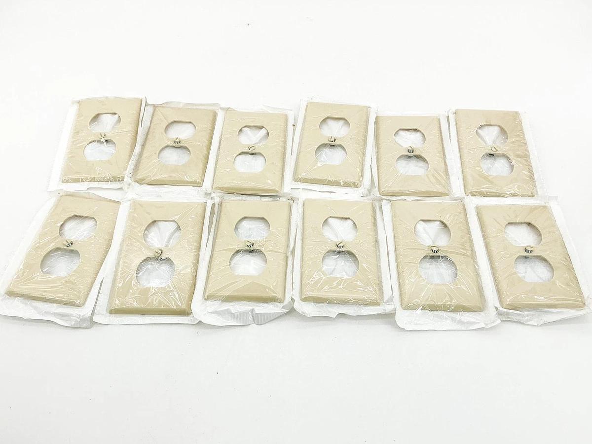 New Lot of 12 Leviton 86003 Duplex Wallplate Cover Ivory Plastic