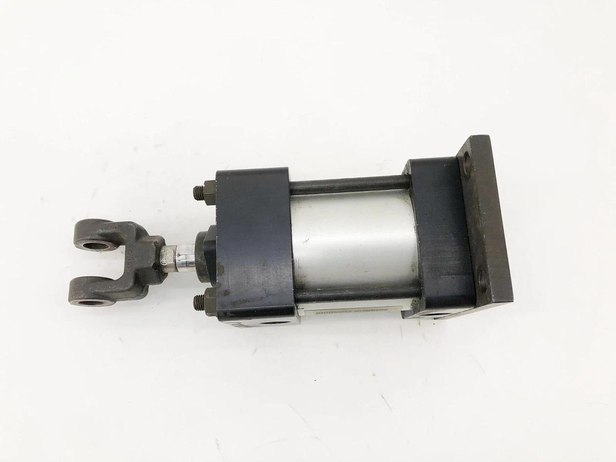 Used Numatics F2AM-01A1D-AAA2 Pneumatic Cylinder 2-1/2" Bore 1" Stroke