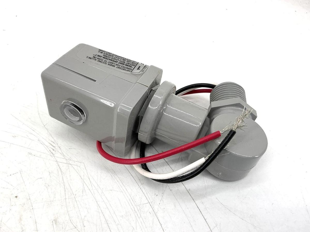 Used New Intermatic K4221C Thermal Photocontrol Sensor Swivel Mount 15A 120V 50/60HZ