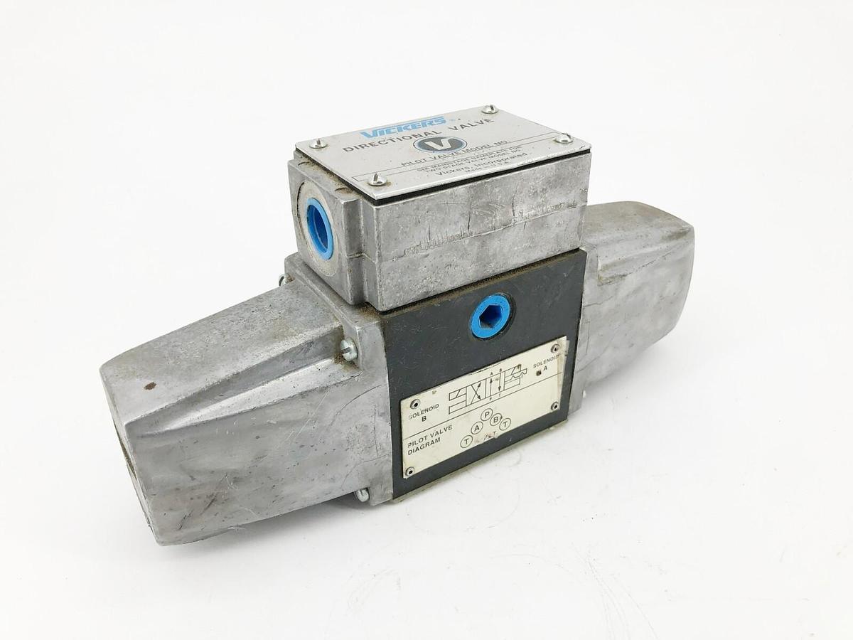 New Vickers DG4S4W-012N-51 Directional Control Valve 115V .61A 433976