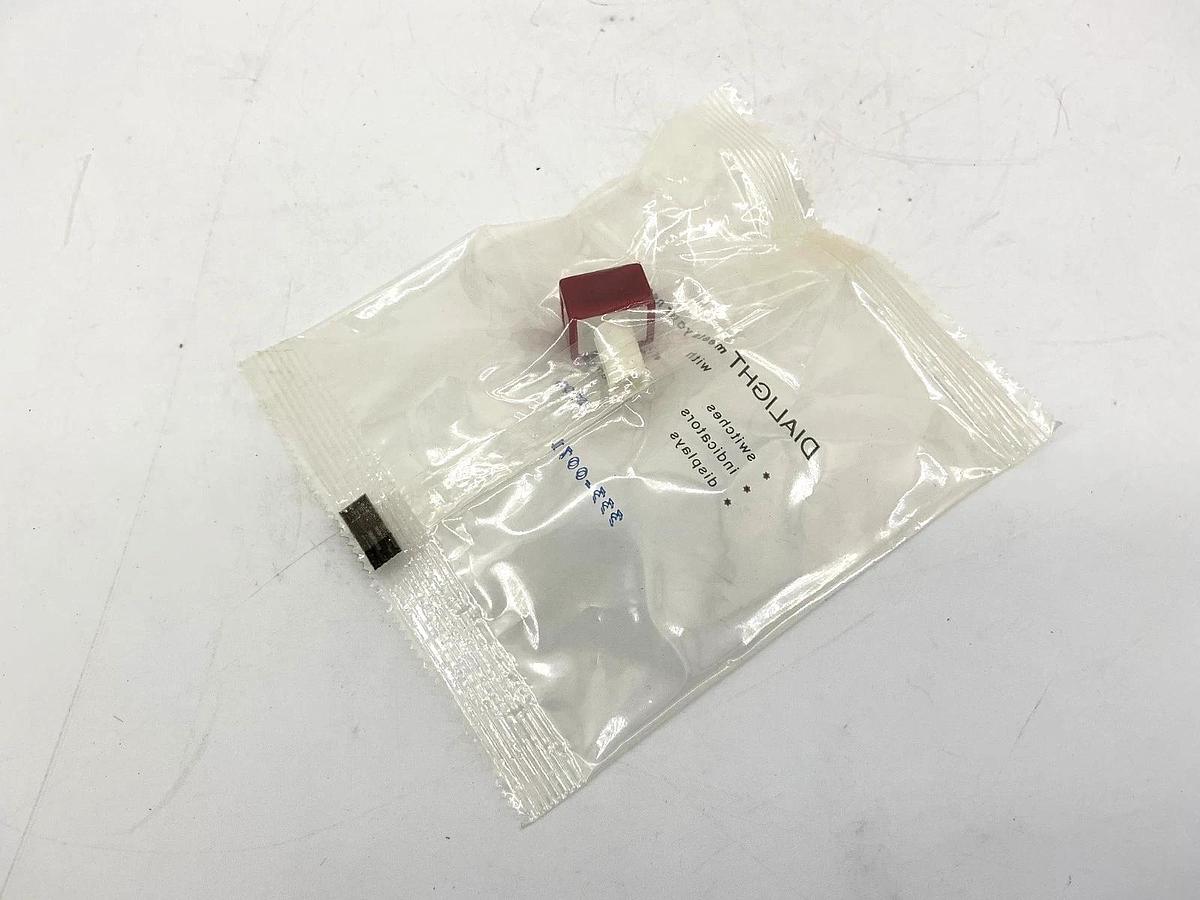 Lot of 2 New Dialight 333-0071 Illuminated Switch/Pushbutton Cap Rectangle Red
