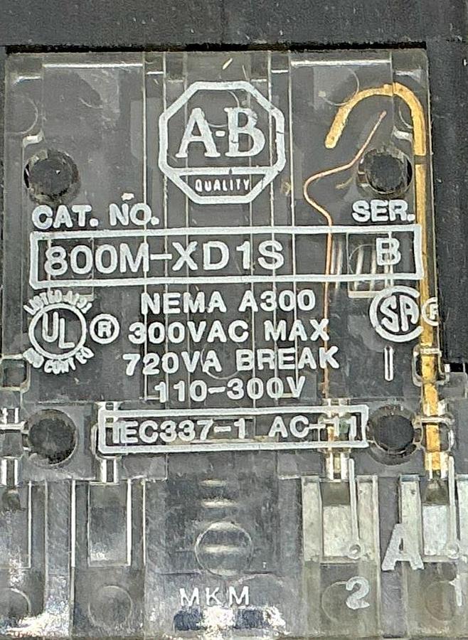 Used Lot of 3 Allen Bradley 800MR-A1 Ser A Pushbutton w/ 800M-XD1S Contact Block