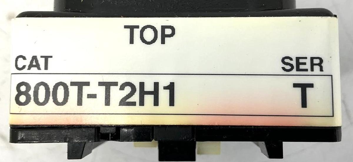 New Allen Bradley 800T-T2H1 Ser T Toggle Switch 2-Way Maintained Up/Down