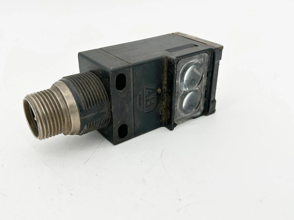Used Allen Bradley 42GRL-9002-QD Photoelectric Sensor 4Pin SR Transmitted Beam Sorce