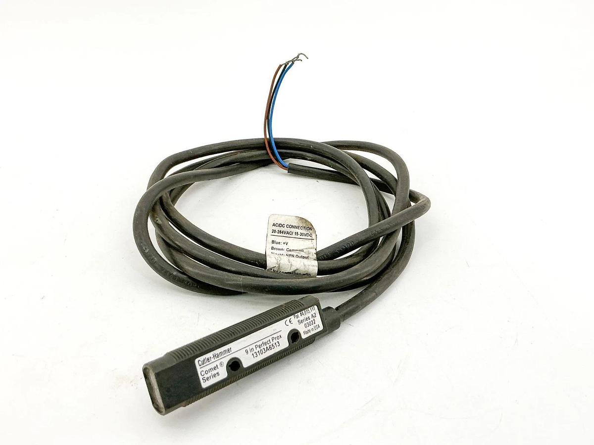Used Cutler Hammer 13103A6513 Photoelectric Sensor 9" Range 20-264VAC 15-30VDC